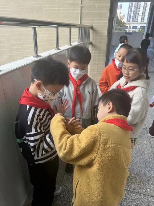 澳门城市大学研究生和换下课铃学生大哭与换下课铃学生大哭视频